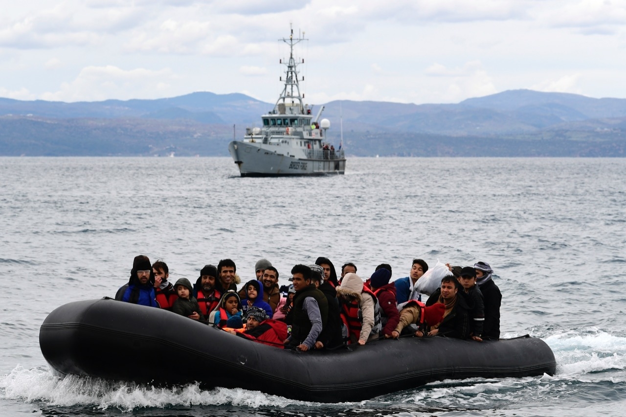 Guardia costera griega rescata a casi 80 migrantes en el Mar Egeo