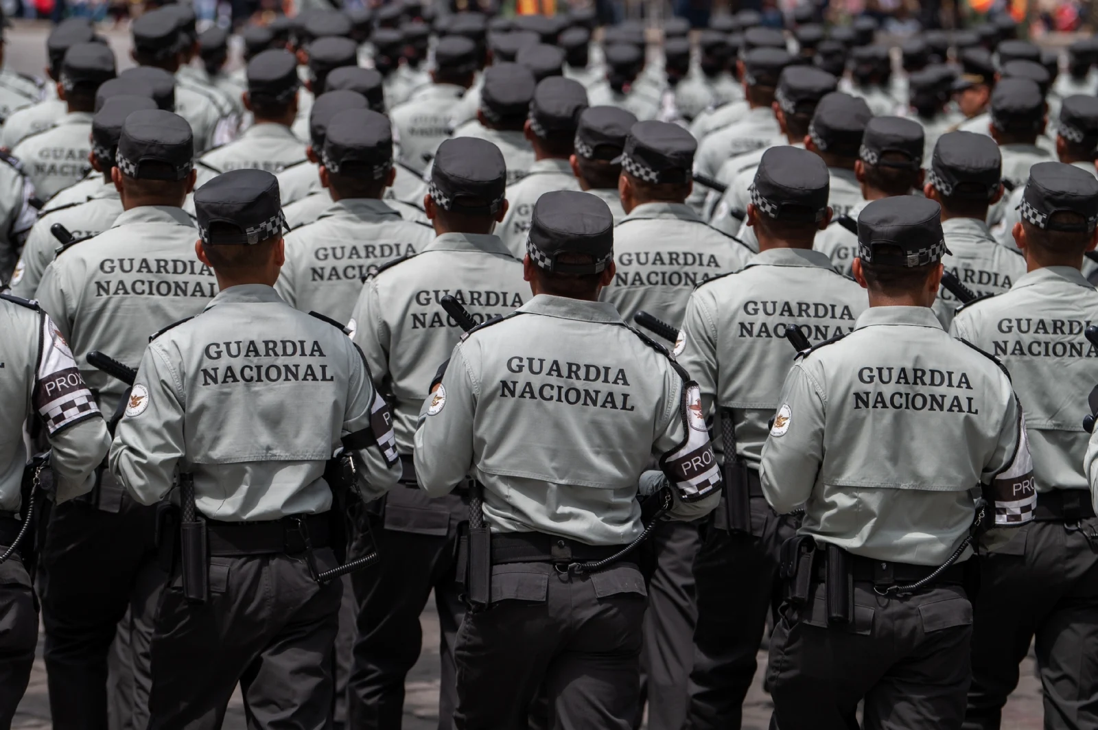 Tras bloqueos e incendios, llegan mil 200 elementos de la Guardia Nacional y el Ejército a Michoacán