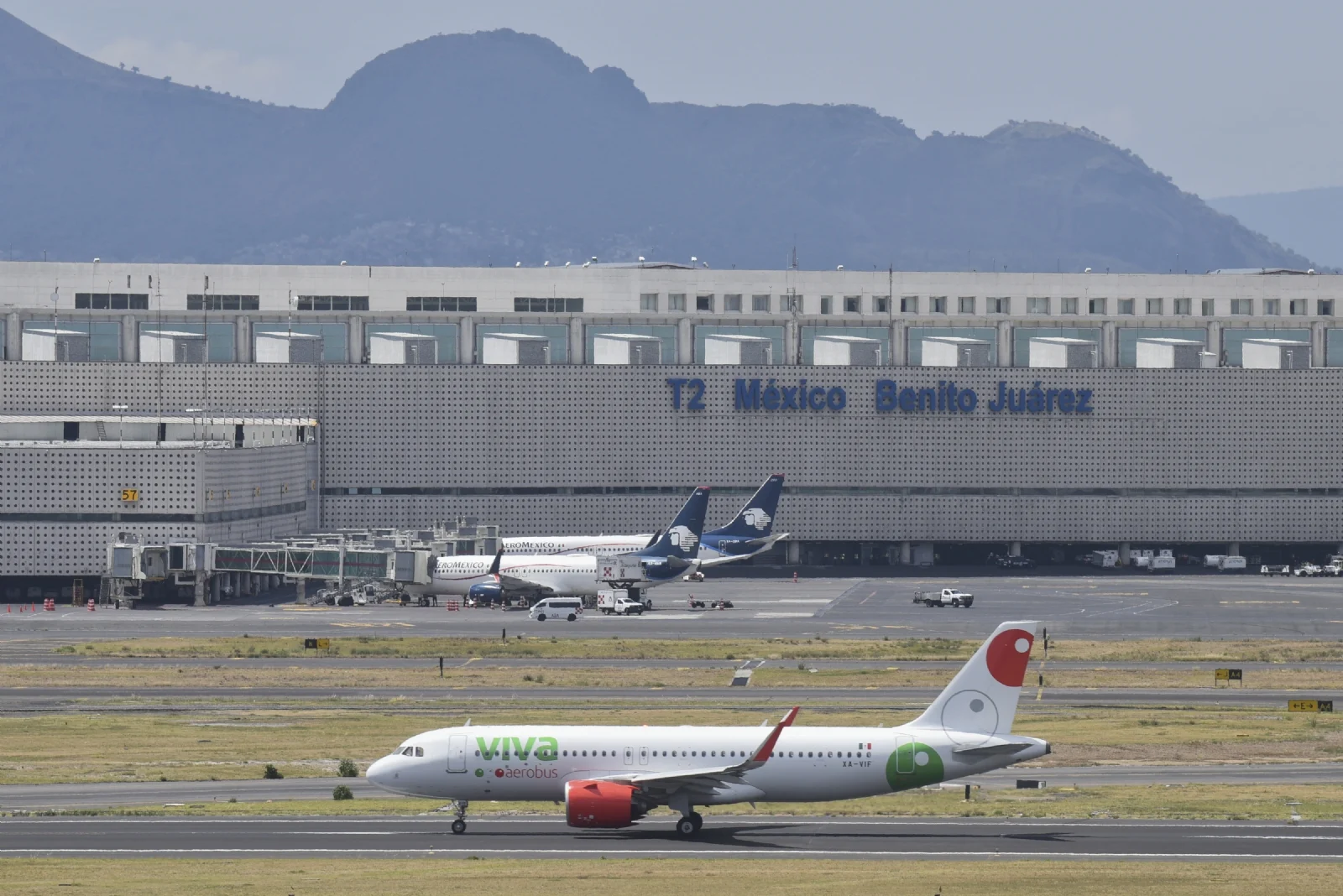 Balacera en la terminal 2 del AICM deja dos heridos y dos detenidos