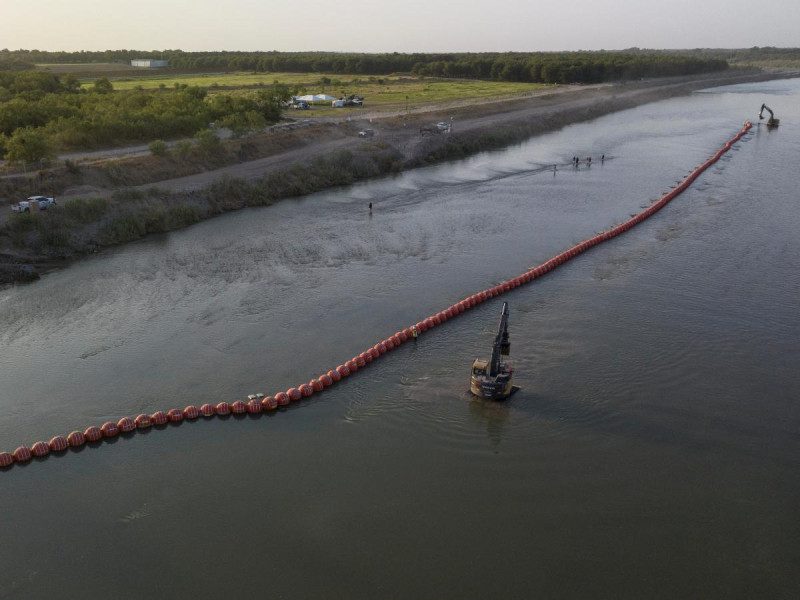 Casi el 80% de barrera de boyas de Texas está en el lado mexicano, según gobierno de EU