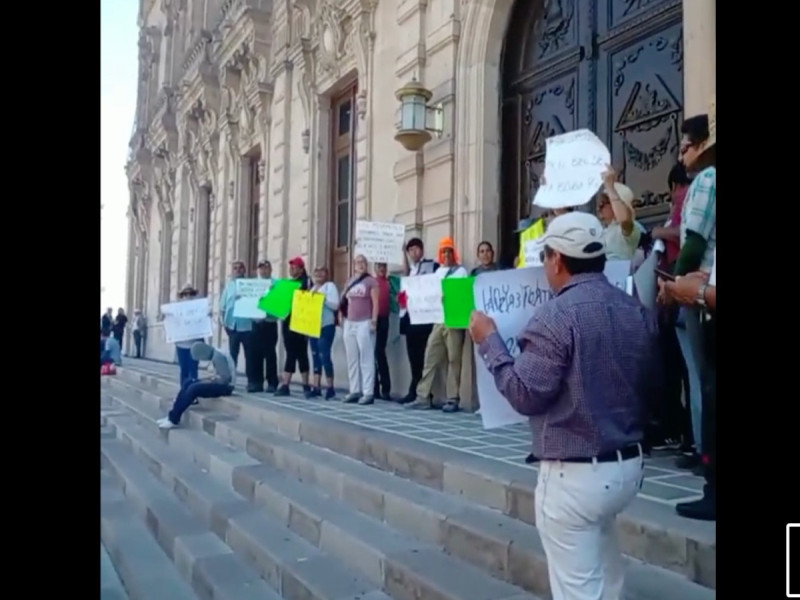 Exigen a gobernadora de Chihuahua entregar los libros de texto de la SEP