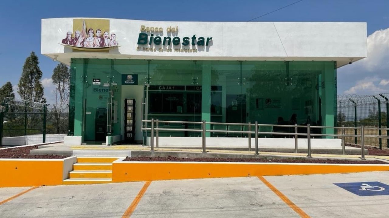 Alejandro, gerente de un Banco del Bienestar, fue detenido, se le investiga por un robo millonario a su sucursal