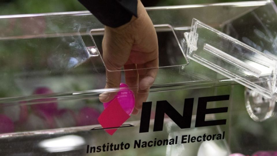 AMLO: exconsejeros del INE no trabajaron para garantizar el voto de mexicanos en el extranjero