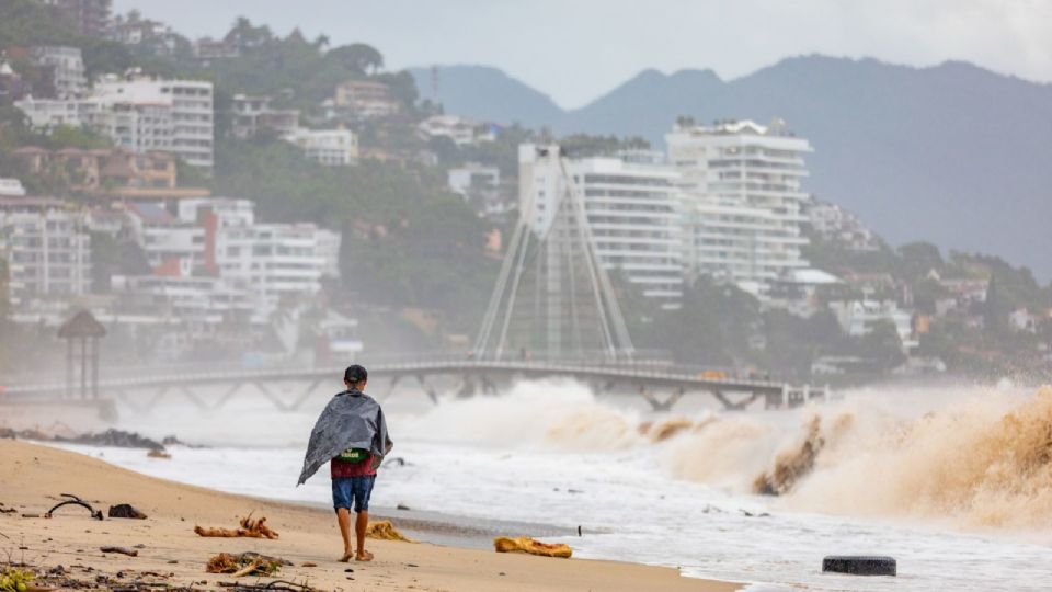 Tormenta tropical Dora causa fuertes lluvias en 4 estados