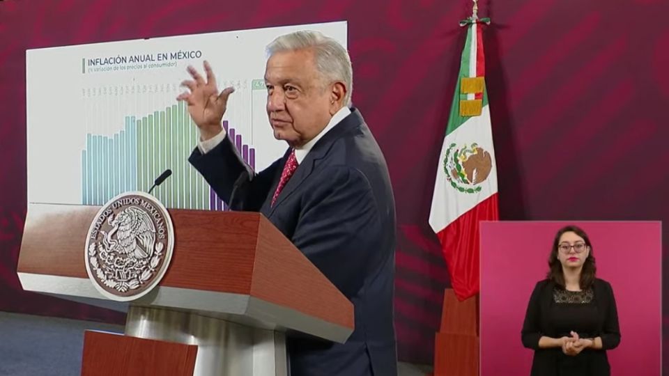 Los salarios suben y la inflación baja | AMLO celebra la economía de México: «alcanza para más”