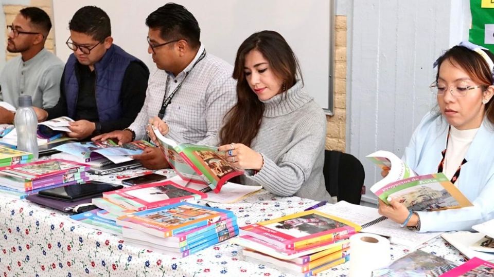 En Sonora los maestros se están capacitando para usar los nuevos libros de texto