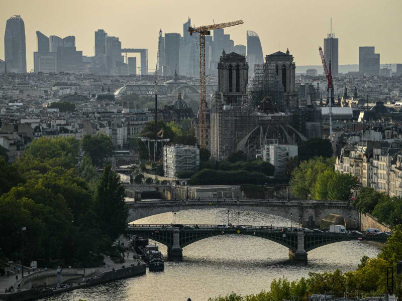 Hallan dos vitrales de Notre-Dame que fueron robados hace 161 años… y reaparecieron en subasta