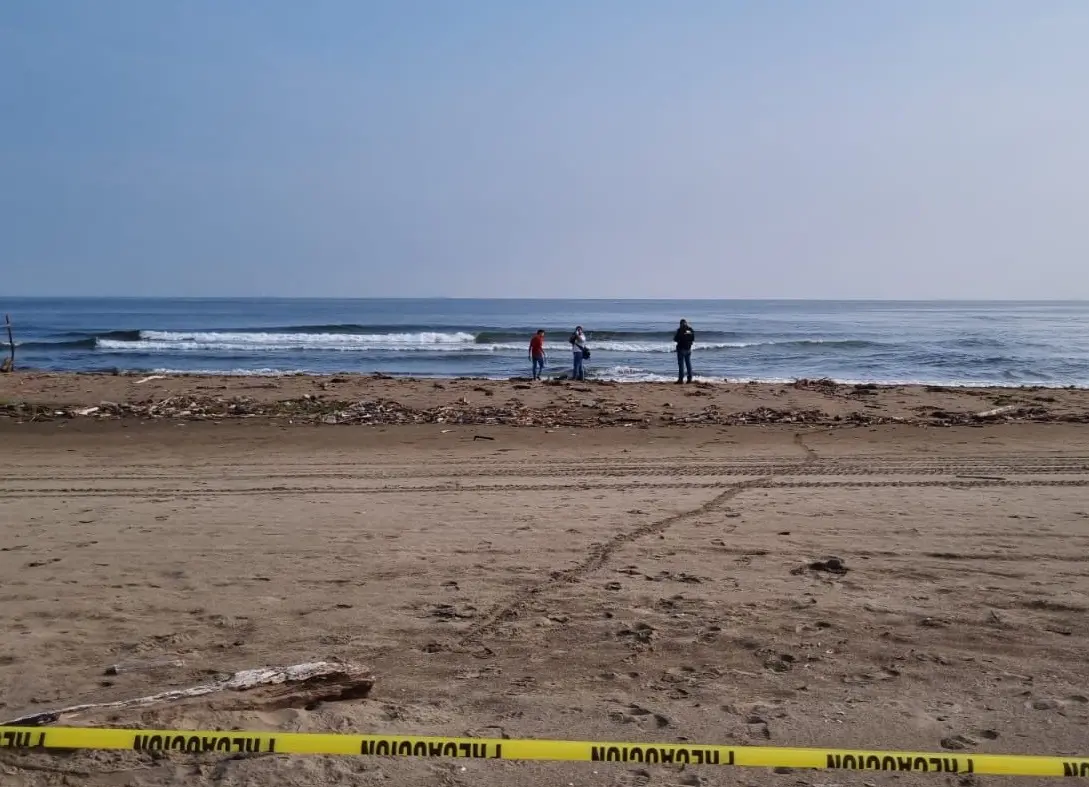 Hallan cadáver de un hombre en playa de Coatzacoalcos