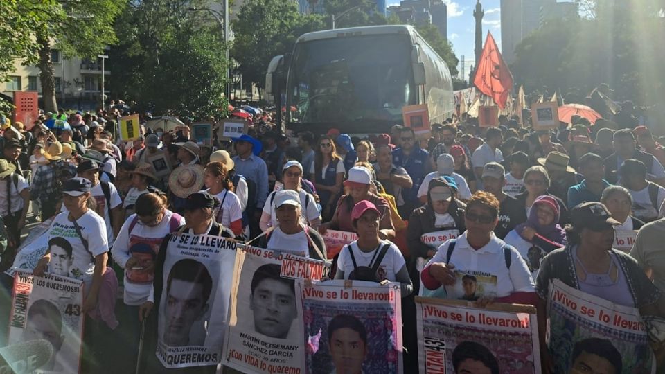 Arranca marcha por los 9 años de la desaparición de los normalistas de Ayotzinapa