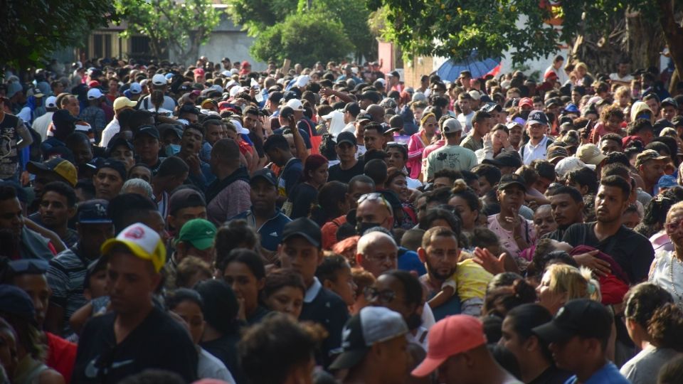 AMLO asegura que los migrantes son lo importante, no los trenes, tras suspensión de Ferromex