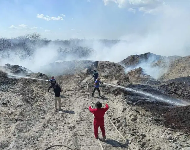 Incendio de materiales tóxicos lleva 2 meses en Pánuco