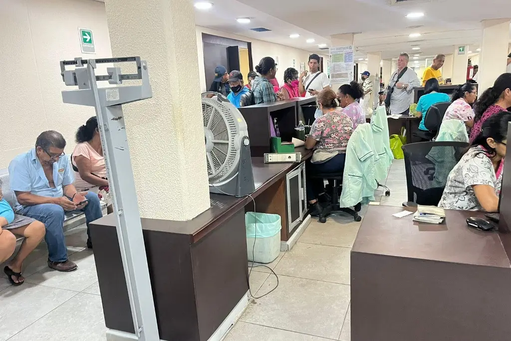 ‘Estamos en una olla de frijoles’: dicen en el IMSS de Veracruz por falta de aire acondicionado