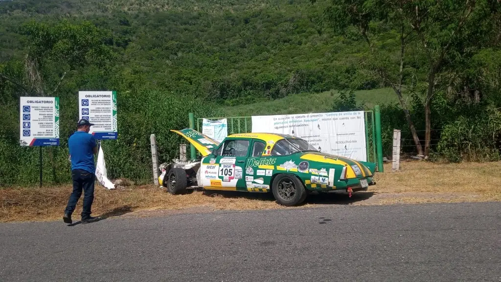 Se accidenta automóvil durante la Carrera Panamericana, en Veracruz