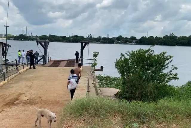 Hallan cadáver flotando en rio Coatzacoalcos, a la altura de Mina