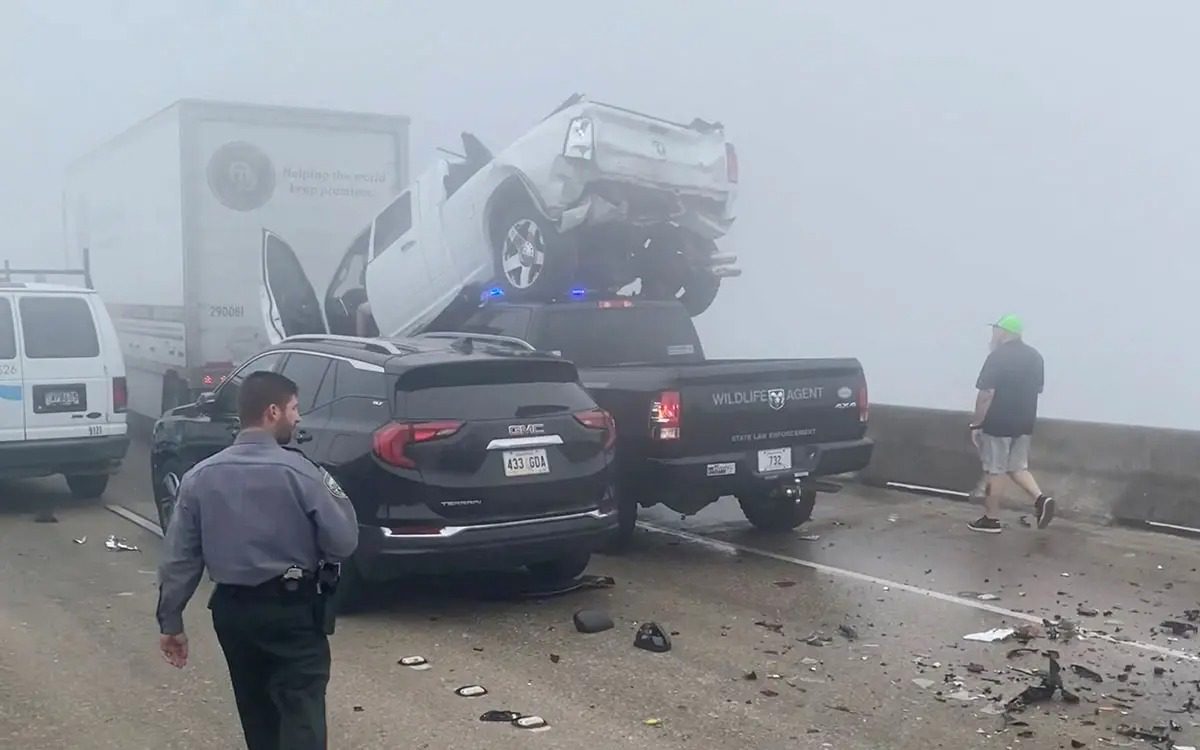 ‘Superniebla’ provoca choque de 158 vehículos y varias muertes en Luisiana