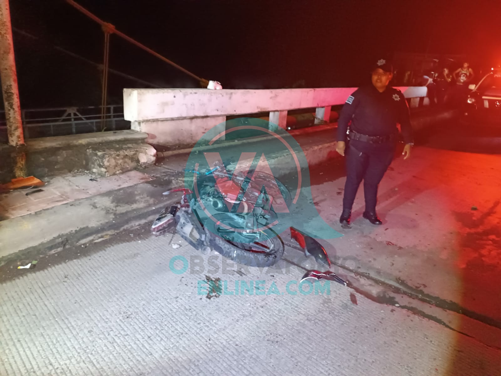 🚨 Una persona pierde la vi-d4 tras caer del puente de Villa Comoapan.