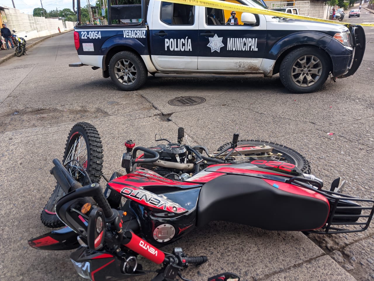 🚨 Motociclistas resulta lesionado tras accidente.