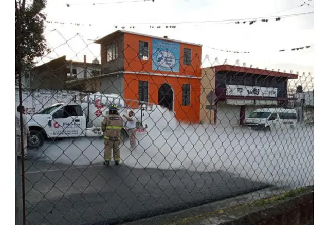 Fuga de gas LP de una pipa alarma a familias del centro de Fortín