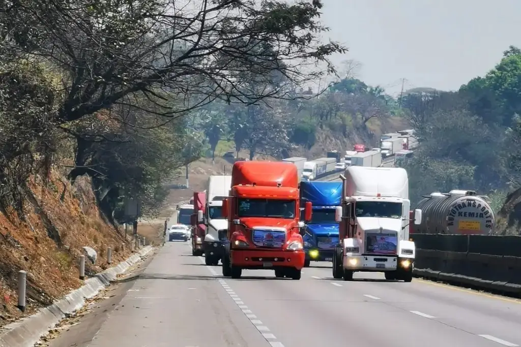 Aumenta la inseguridad en carreteras de Veracruz; Amotac irá a paro