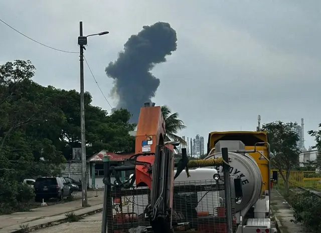 ¿Por qué salió columna de humo negro del Complejo Cangrejera de Coatza?