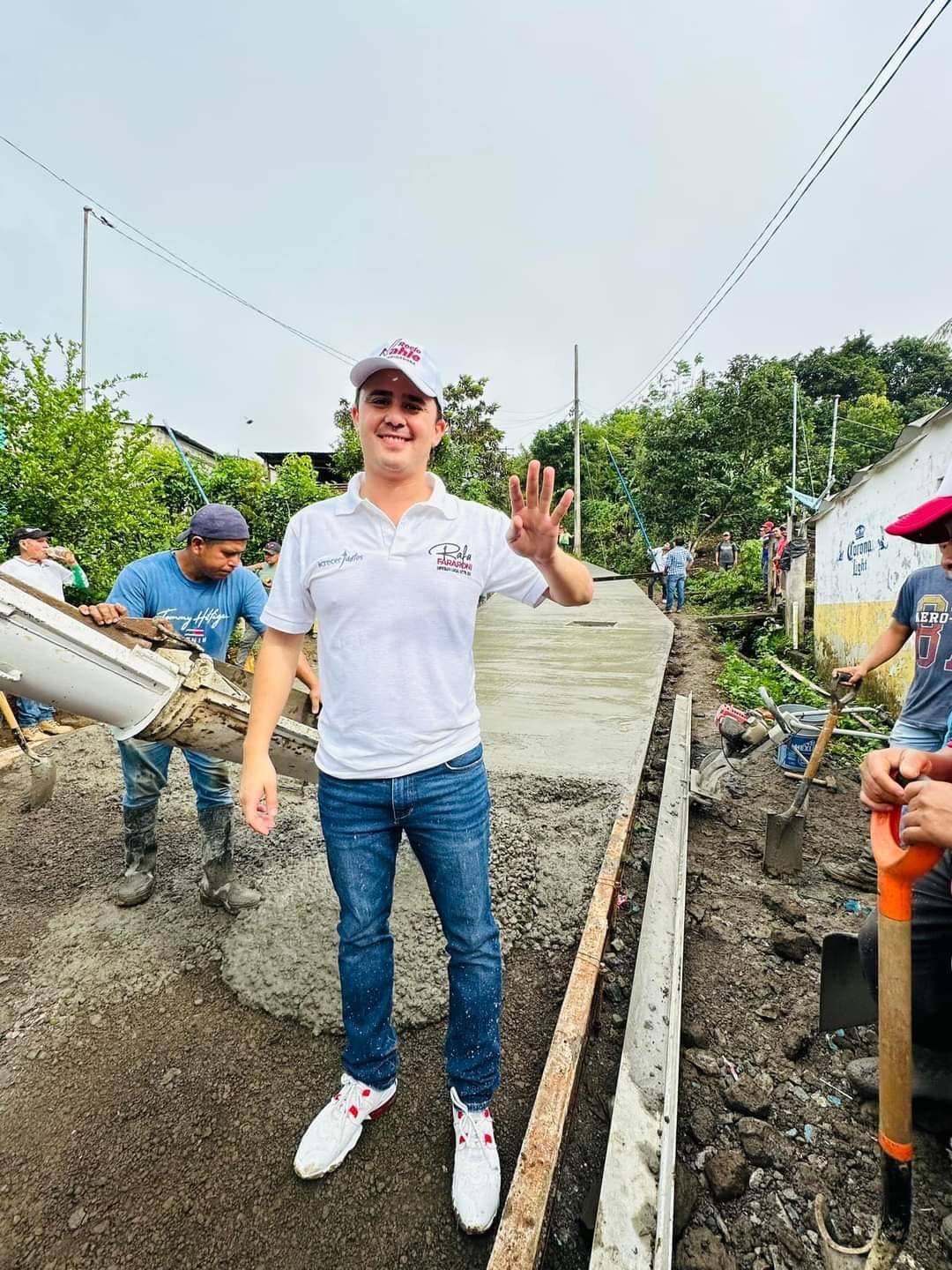 Poco a poco y con voluntad, vamos cumpliéndole a la gente: Rafa Fararoni