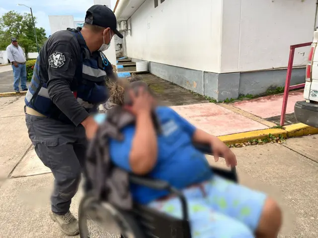 A machetazos, atacan a mujer y su nieto de 2 años en Veracruz