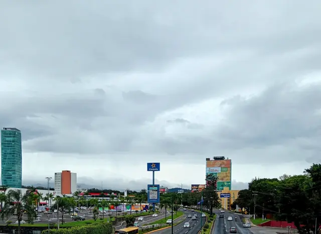 Frente Frío 12: este lunes fuerte viento y lluvia en Veracruz