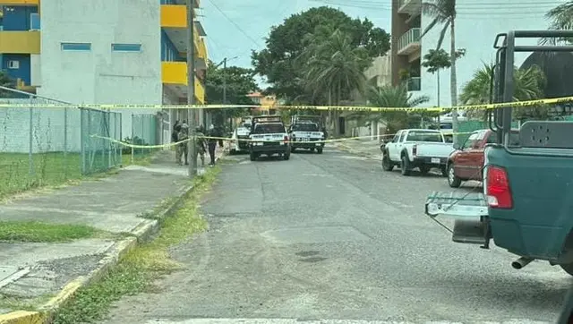 Balacera entre policías y sujetos armados en Boca del Río