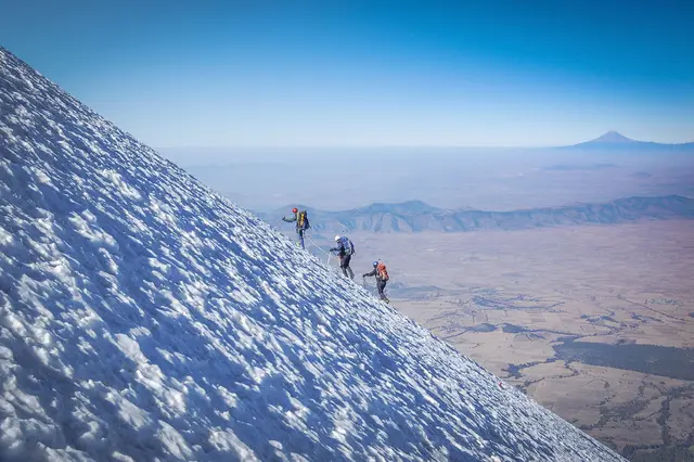 Vencieron al cáncer y ahora subirán a la cima del Pico de Orizaba