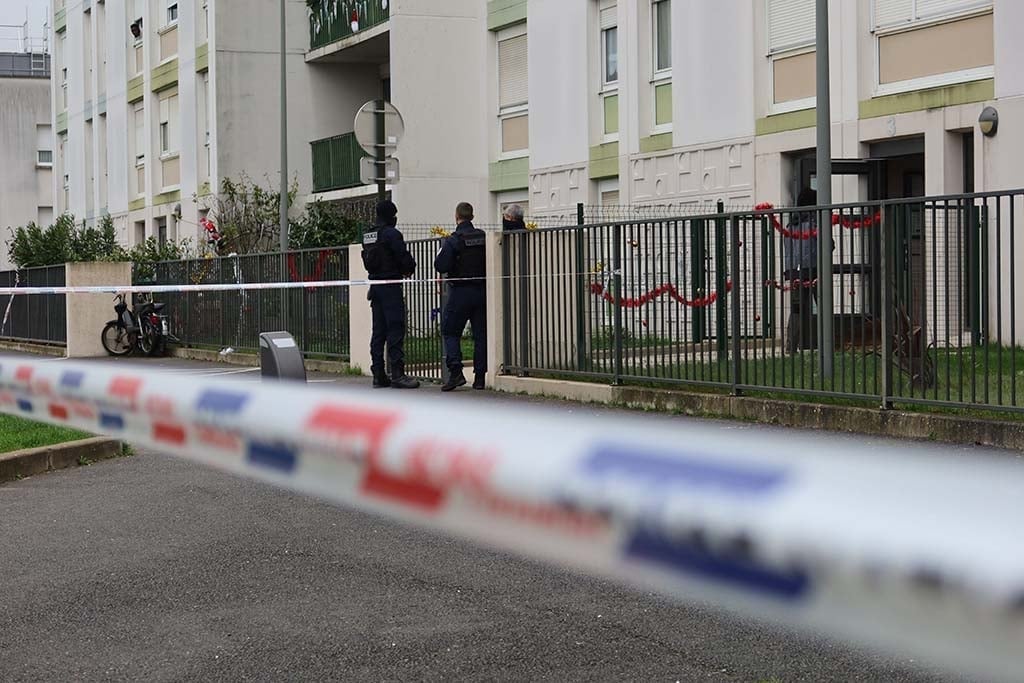 Cuatro niños y su madre son asesinados en su departamento en Francia