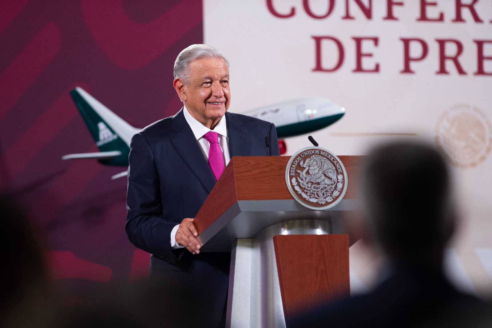 Por tercer día, AMLO aboga para que le devuelvan a Vicente Fox cuenta de X