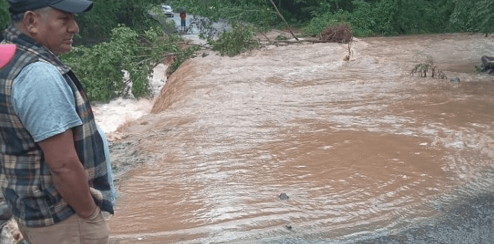 Protección Civil Estatal mantiene el monitoreo de afectaciones por lluvias en Los Tuxtlas