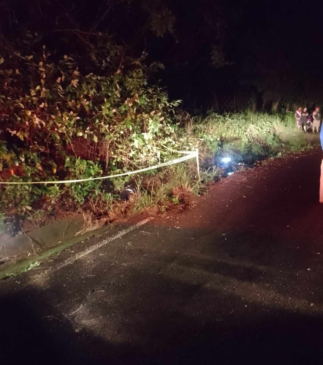 Accidente de motocicleta en la carretera estatal Catemaco-La Palma cobra la vida de un joven.