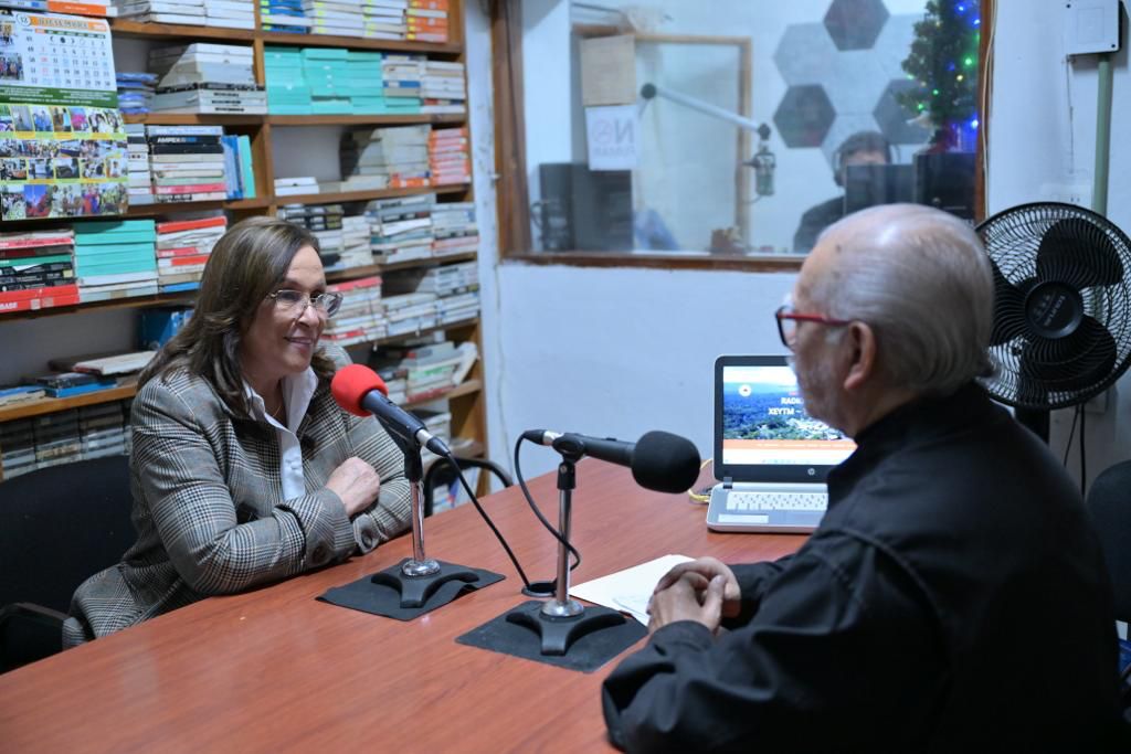 RECONOCE ROCÍO NAHLE A LAS RADIODIFUSORAS COMUNITARIAS