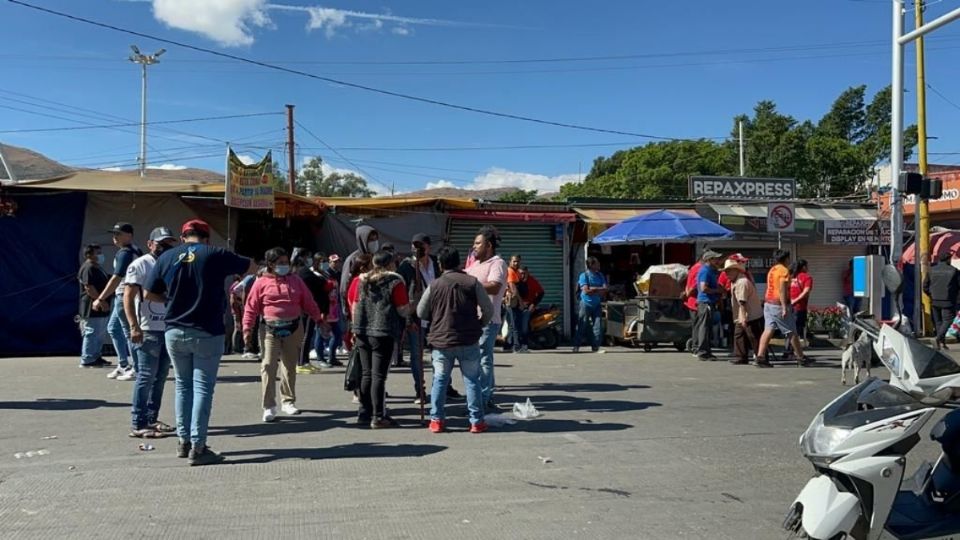 Vendedores de pirotecnia y policías se enfrentan en Oaxaca: decomisan 35 kilogramos de productos