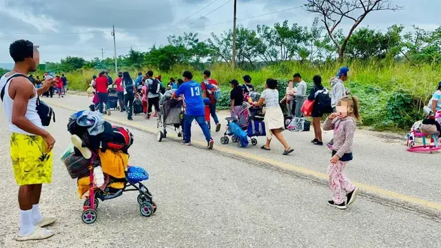 Con menos migrantes, caravana sigue camino por Veracruz y Oaxaca