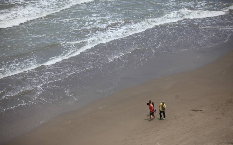 Turista muere ahogado en playas de Tecolutla; una persona más fue rescatada