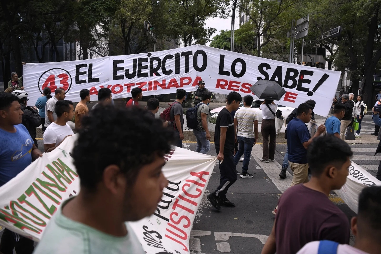 Prohíben a militares liberados en caso Ayotzinapa acercarse a Guerrero y a víctimas