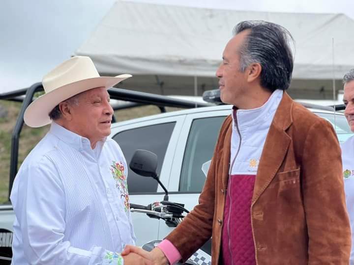 LOGRA JUAN JAVIER GÓMEZ CAZARIN EQUIPAMIENTO PARA LA SEGURIDAD DE HUEYAPAN DE OCAMPO