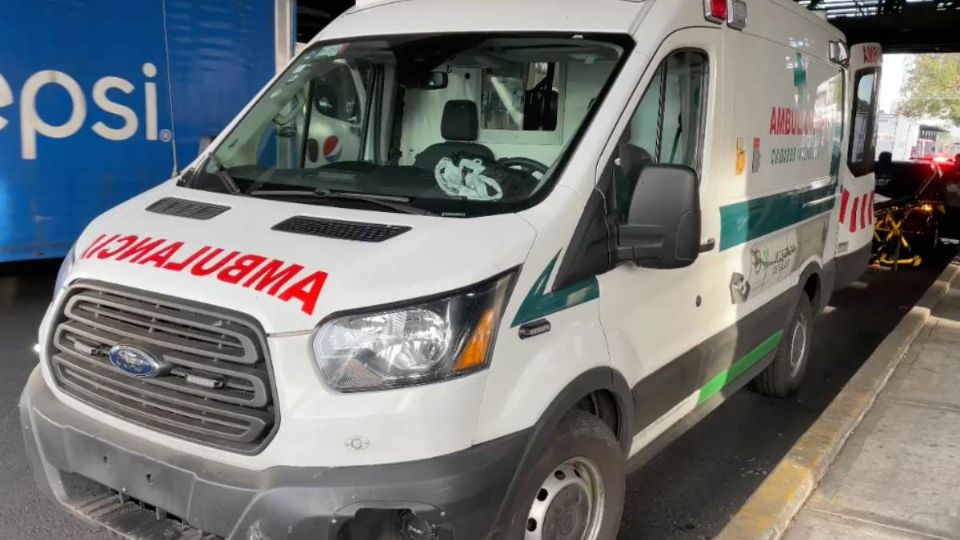 Una bebé nace dentro de un automóvil frente al Metro Coyuca