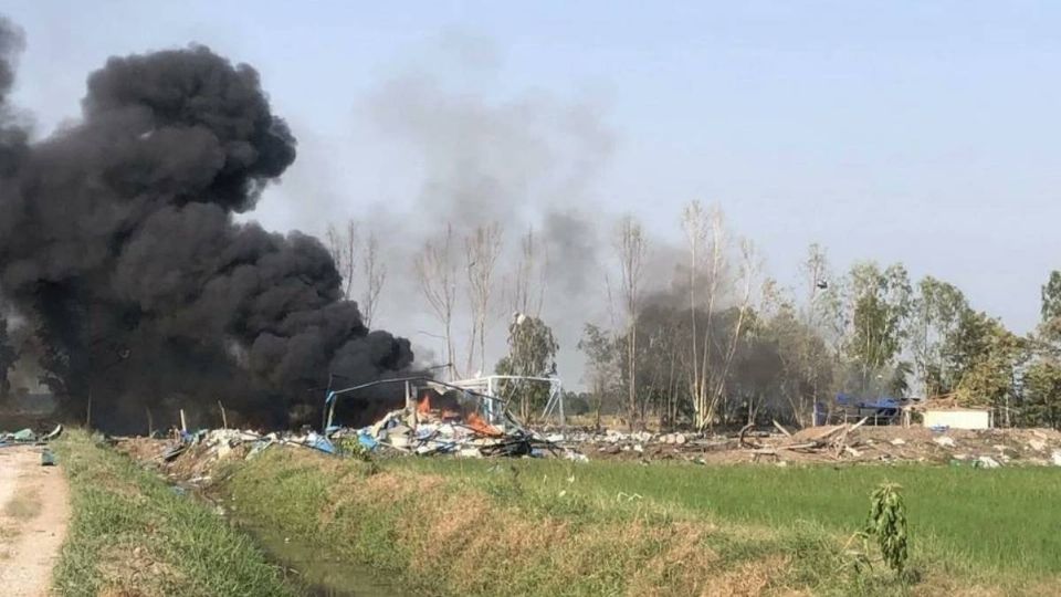 Explosión de fábrica de fuegos artificiales deja al menos a 20 personas muertas