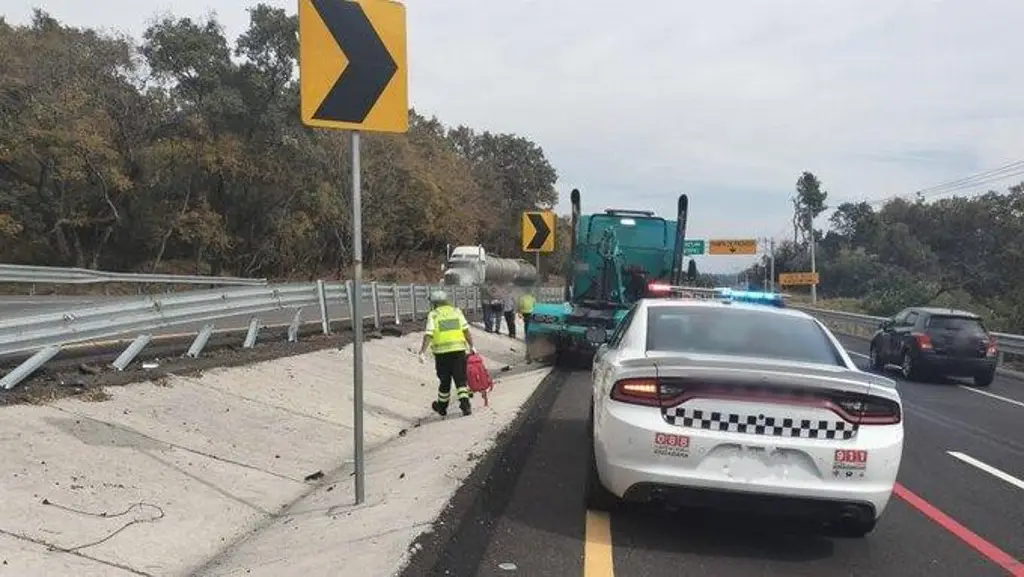 Protestan transportistas en autopista Cardel-Veracruz