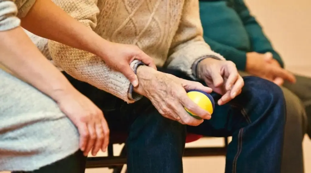 Contaminación del aire está vinculada al Alzheimer, según estudio