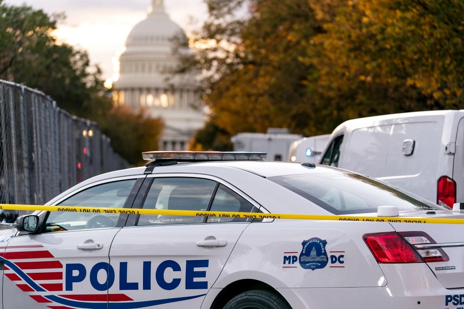 Tres policías heridos en tir0teo en Washington