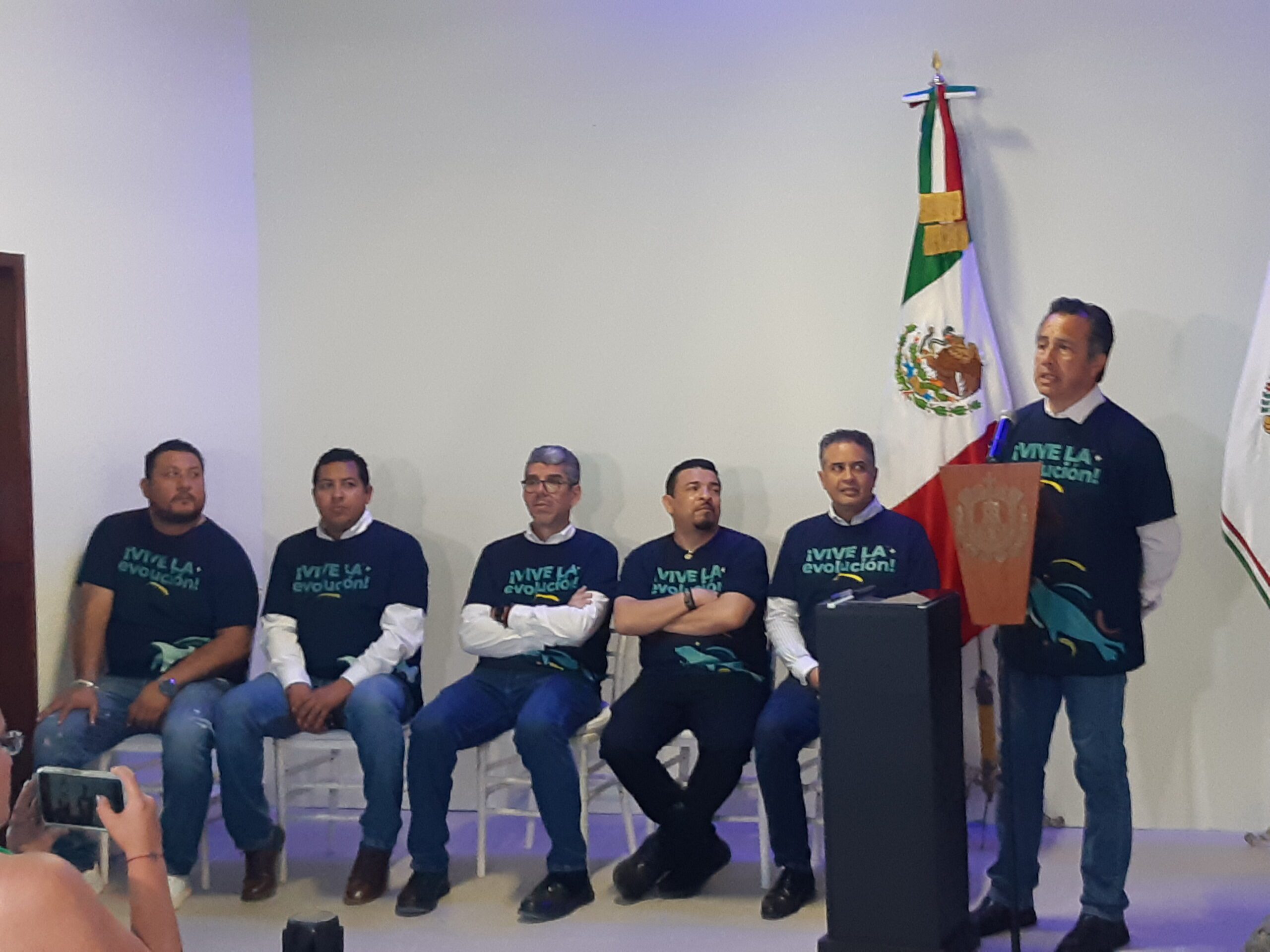 Por falta de permisos federales gobernador no puede inaugurar el Lobario en Aquarium de Veracruz