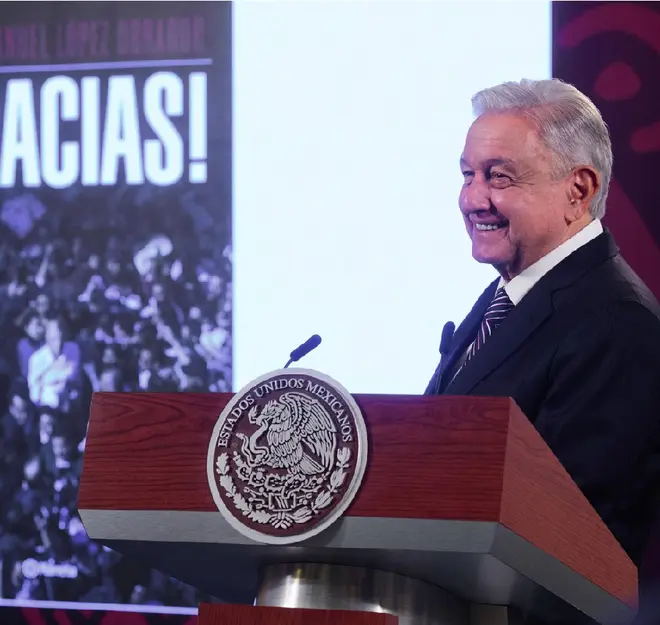 Ésta es la portada del último libro de López Obrador; tiene 20 capítulos