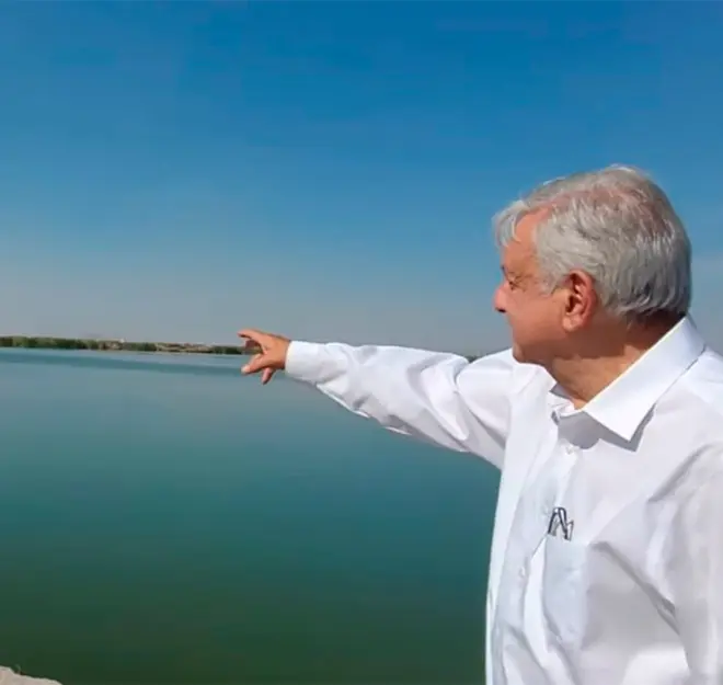 López Obrador sale de Palacio Nacional a supervisar obras de rescate del Lago de Texcoco