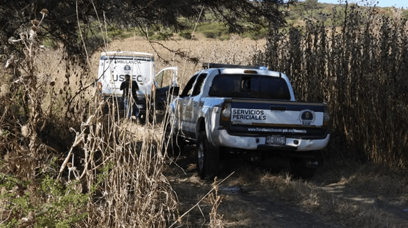 Descubren 10 fosas con 11 cadáveres en Michoacán