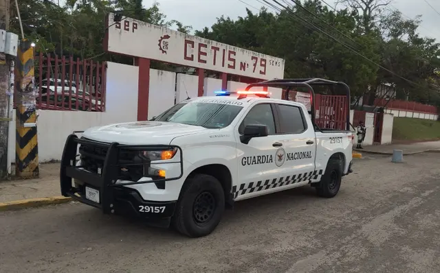 Resguardan Cetis 79 por amenaza de balacera en Coatzacoalcos