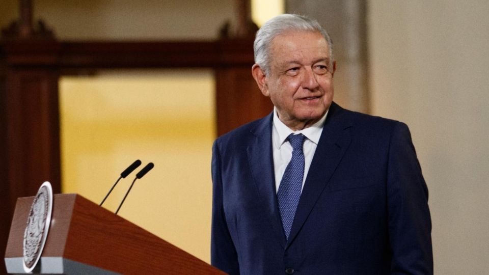 AMLO revela que empresa constructora pagó «moches» para continuar con una obra pública